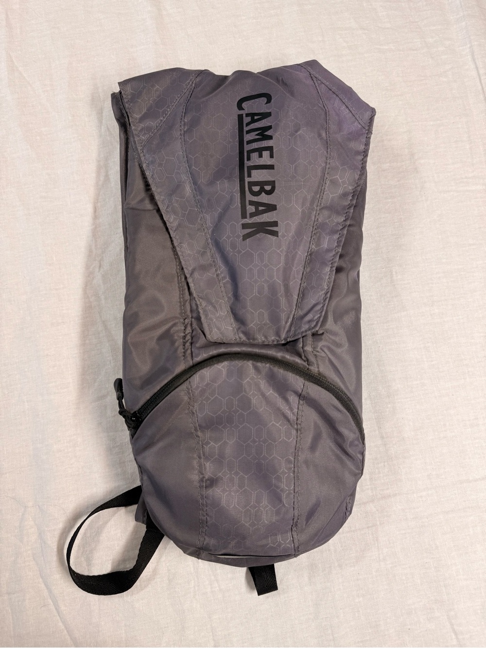 CAMELBAK CLASSIC Hydration Light Backpack, 2L, Zip Pocket For Storage, Black